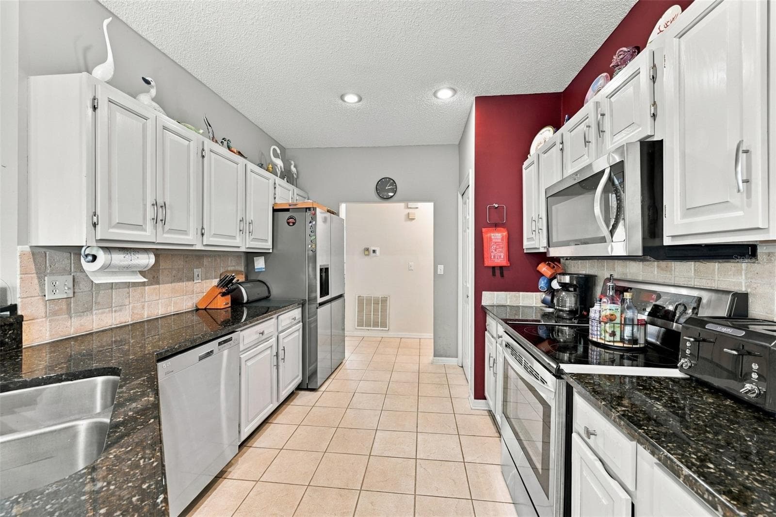 Single Family Residence at 2307 PLATINUM DR, SUN CITY CENTER, photo 13 of 47