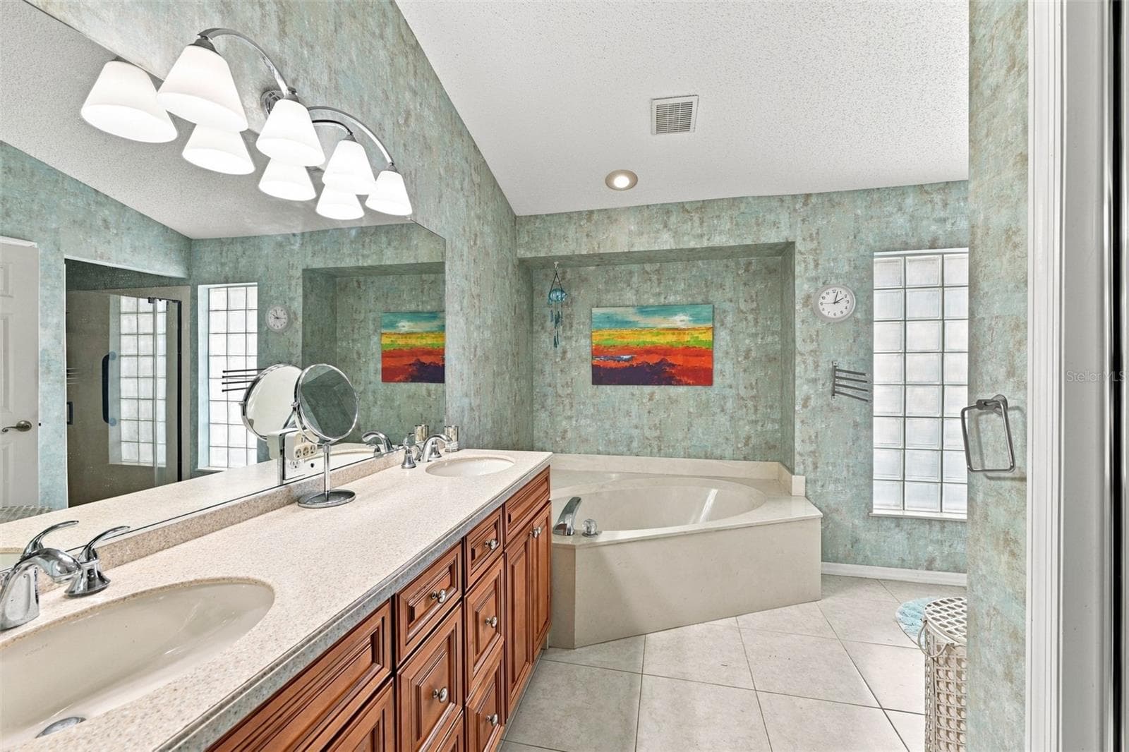 Single Family Residence at 2307 PLATINUM DR, SUN CITY CENTER, photo 20 of 47