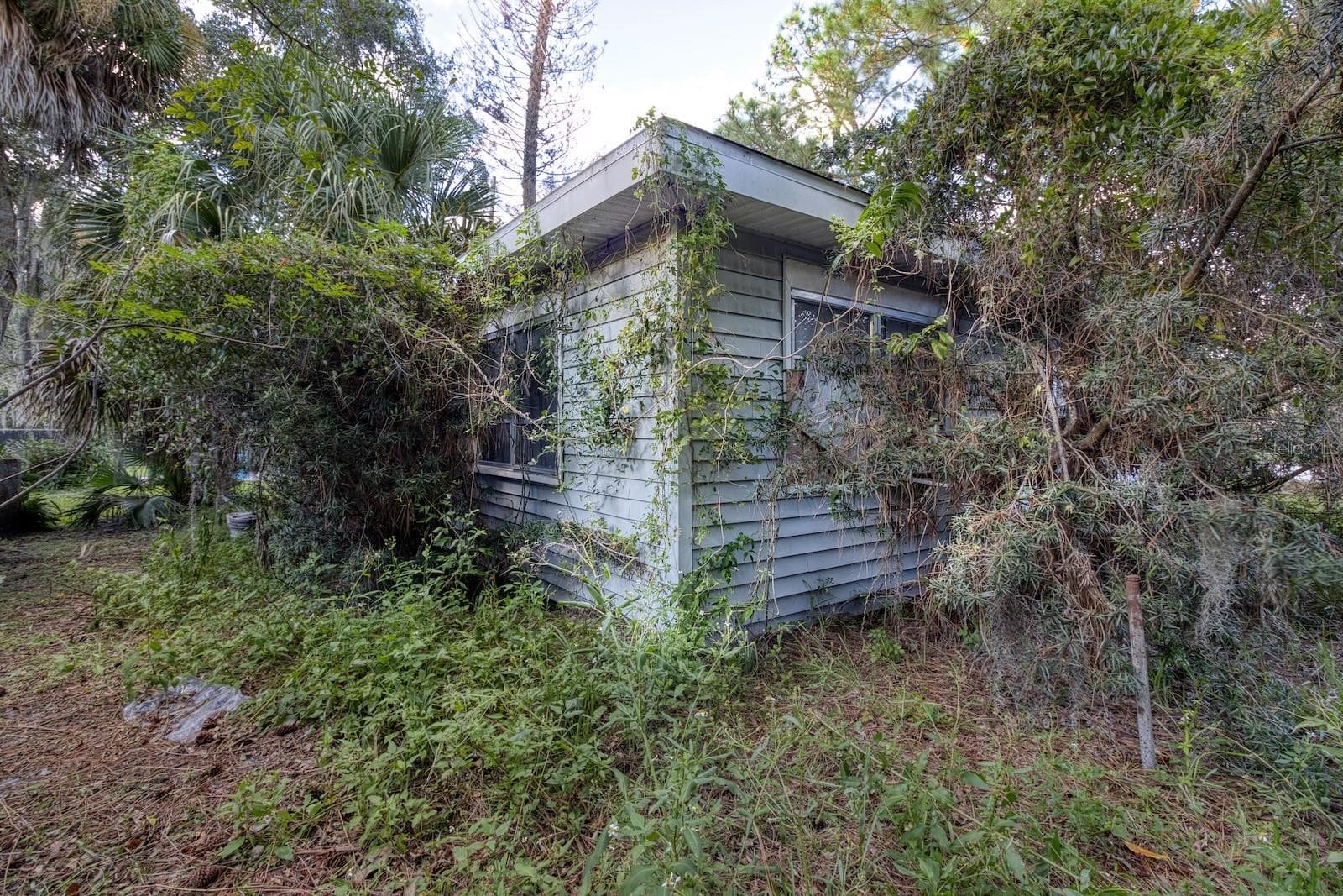Single Family Residence at 240 WASHINGTON PL, ORMOND BEACH, photo 8 of 25