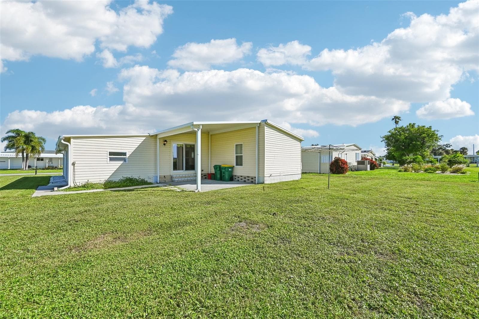 Rear elevation - 8455 ALBATROSS LN, ENGLEWOOD