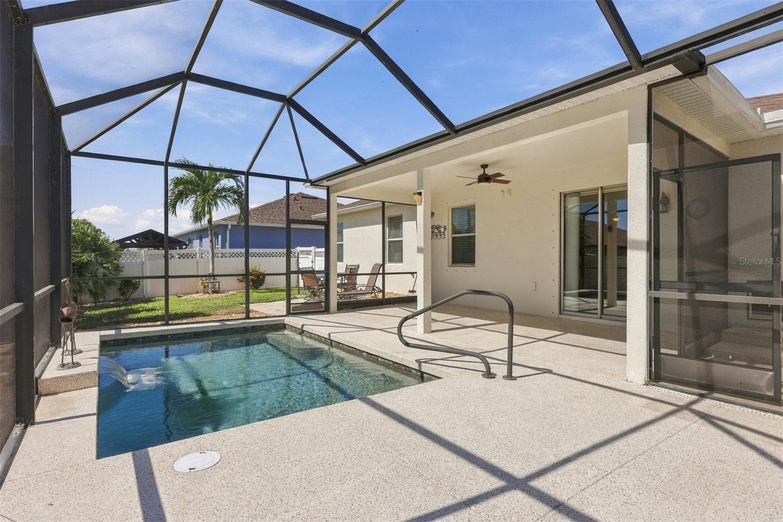 Single Family Residence at 318 65TH AVE E, BRADENTON, photo 9 of 39