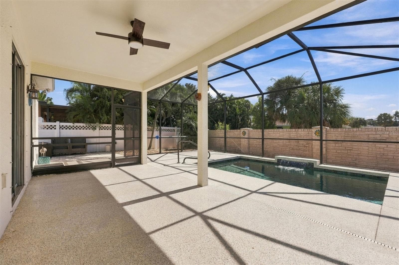 Single Family Residence at 318 65TH AVE E, BRADENTON, photo 11 of 39