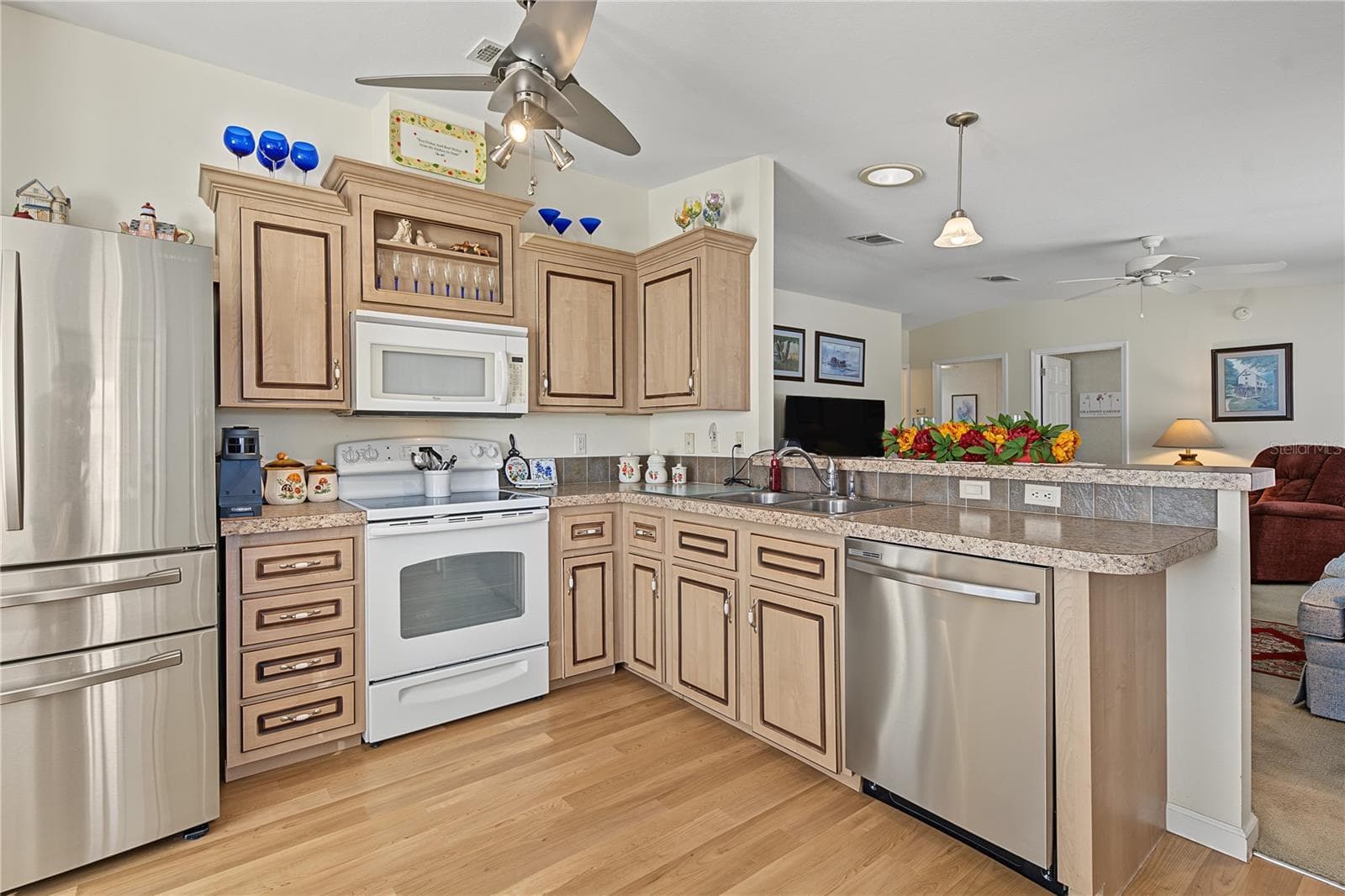 Manufactured Home at 37633 COREY LEWIS AVE, ZEPHYRHILLS, photo 4 of 55