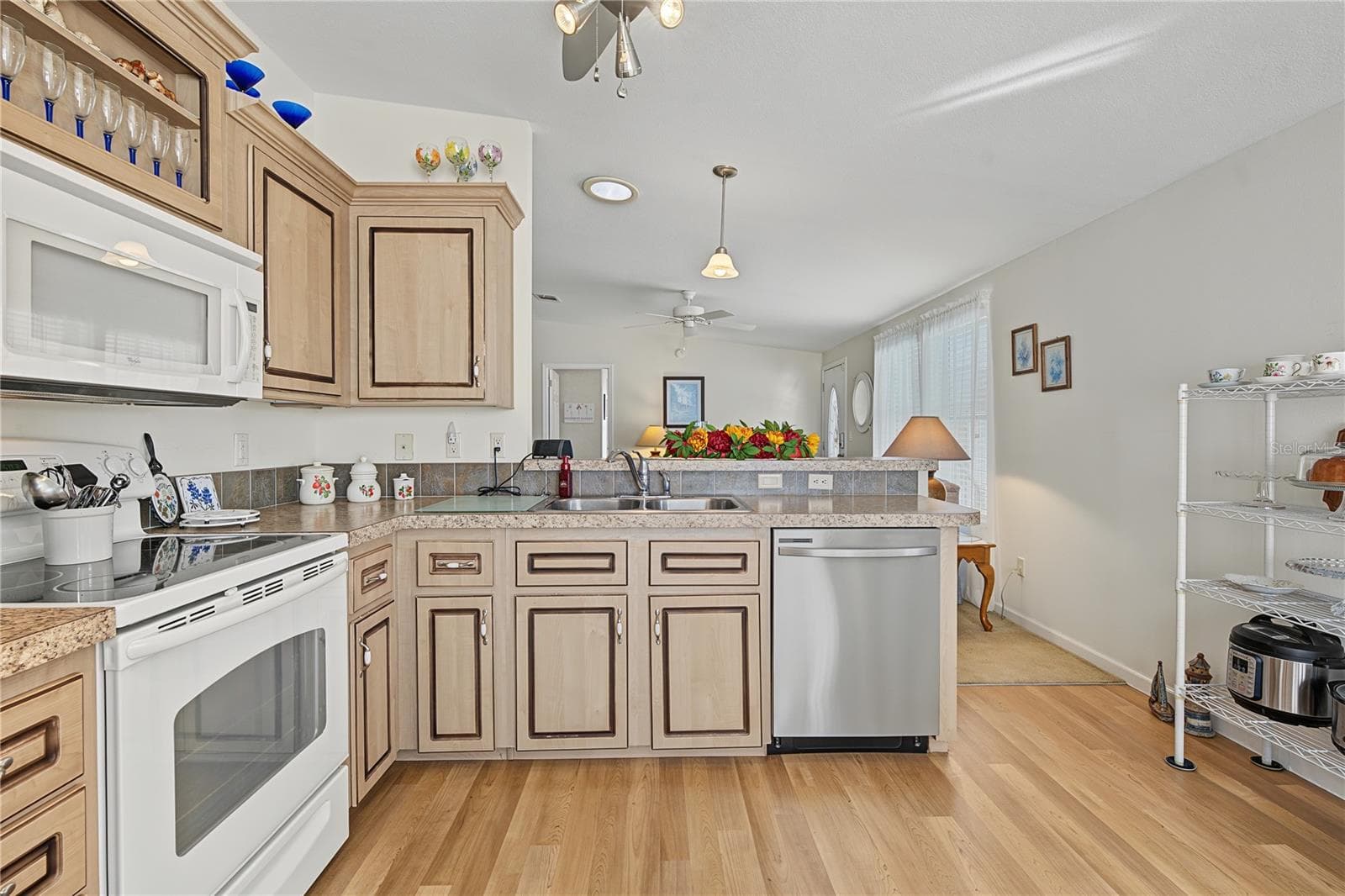 Manufactured Home at 37633 COREY LEWIS AVE, ZEPHYRHILLS, photo 8 of 55
