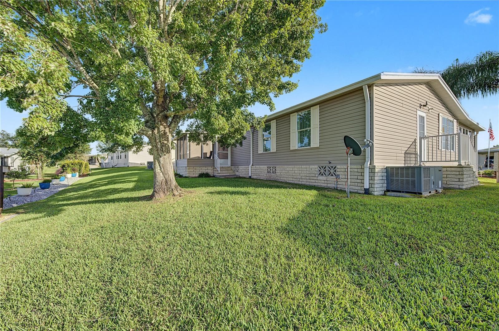 Manufactured Home at 37633 COREY LEWIS AVE, ZEPHYRHILLS, photo 25 of 55