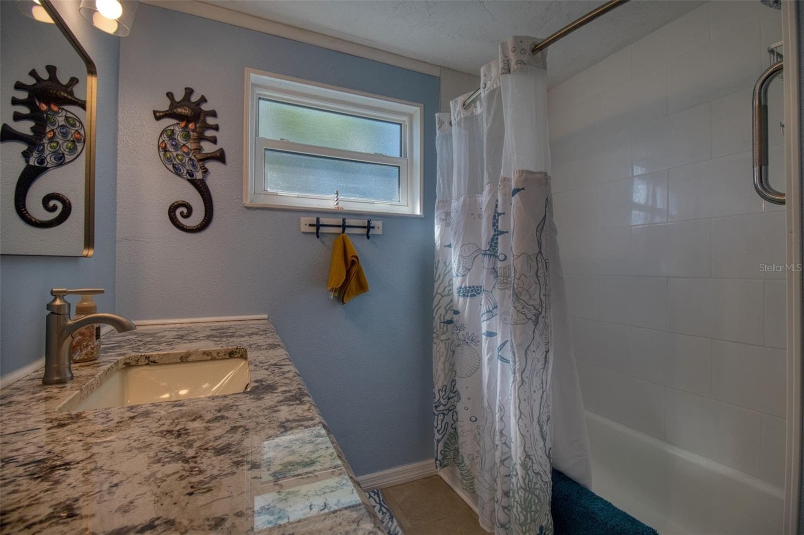hall bathroom - 13734 SAN JUAN AVE, HUDSON
