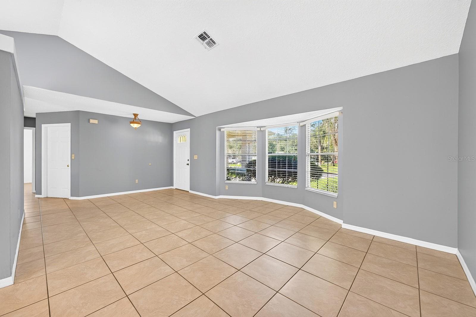 Formal Living. - 32919 INDIAN WOODS DR, LEESBURG