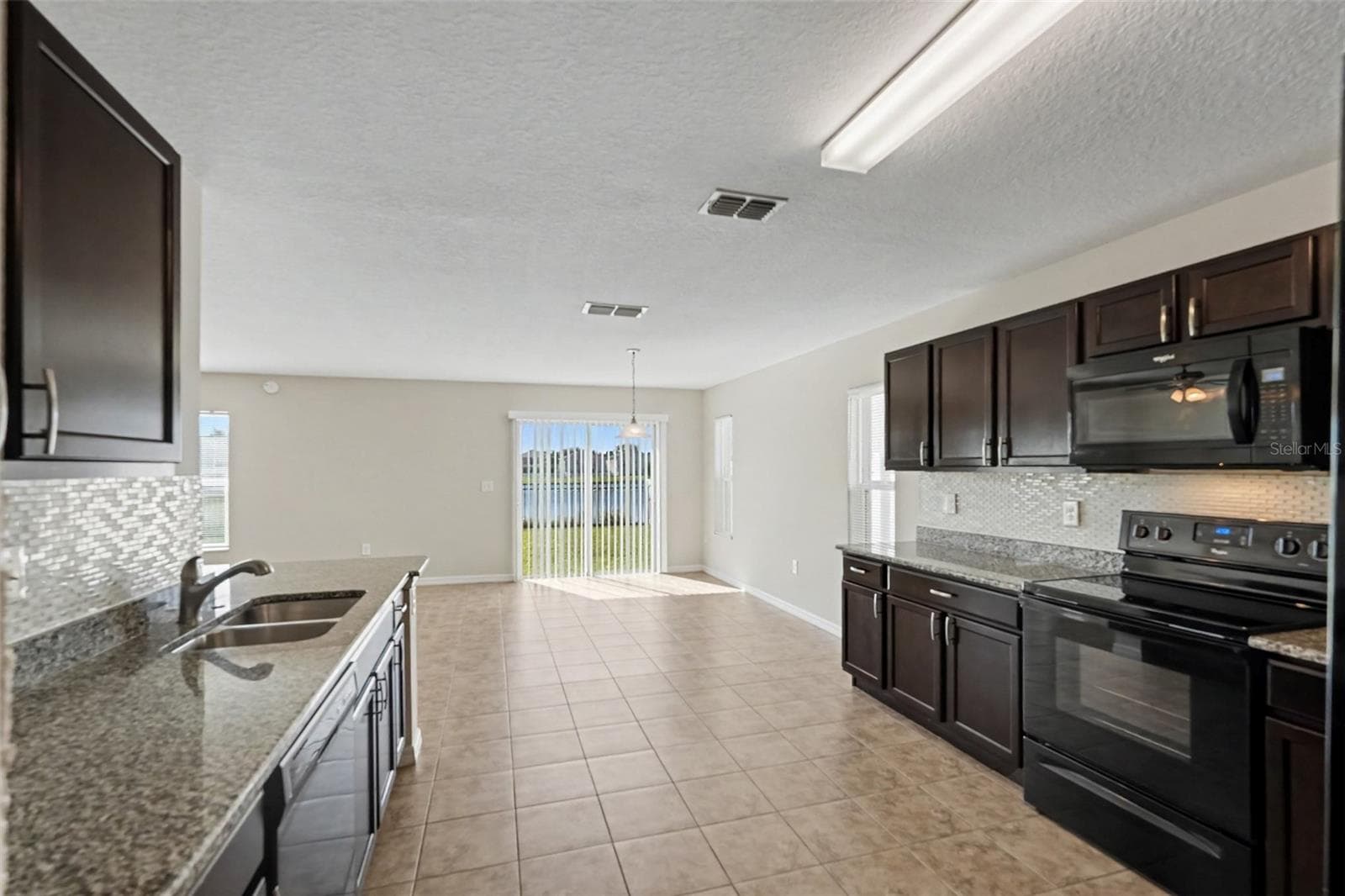 Single Family Residence at 10420 LAGUNA PLAINS DR, RIVERVIEW, photo 5 of 15