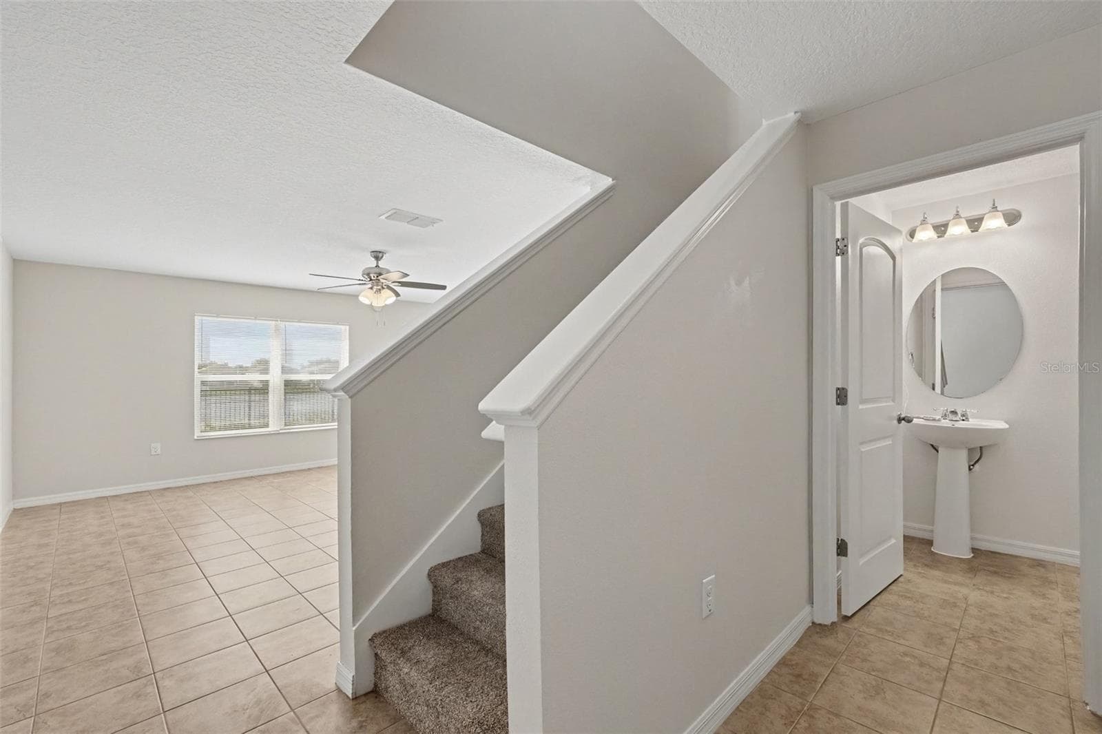 Single Family Residence at 10420 LAGUNA PLAINS DR, RIVERVIEW, photo 6 of 15