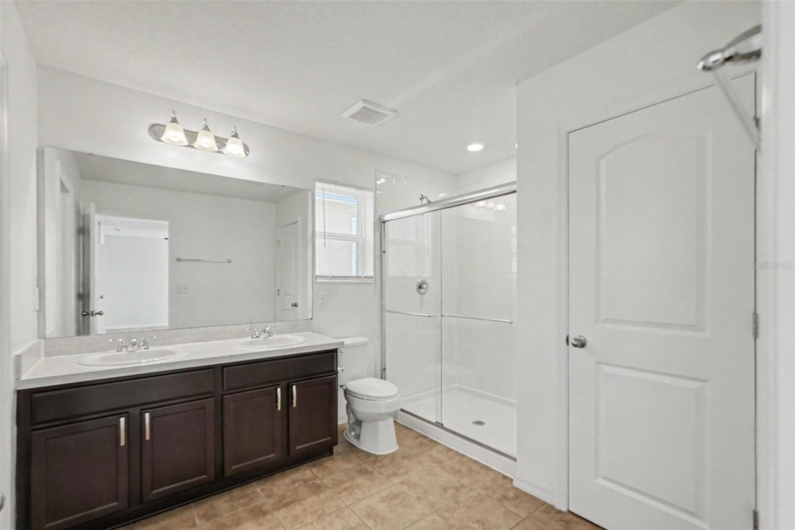 Single Family Residence at 10420 LAGUNA PLAINS DR, RIVERVIEW, photo 11 of 15