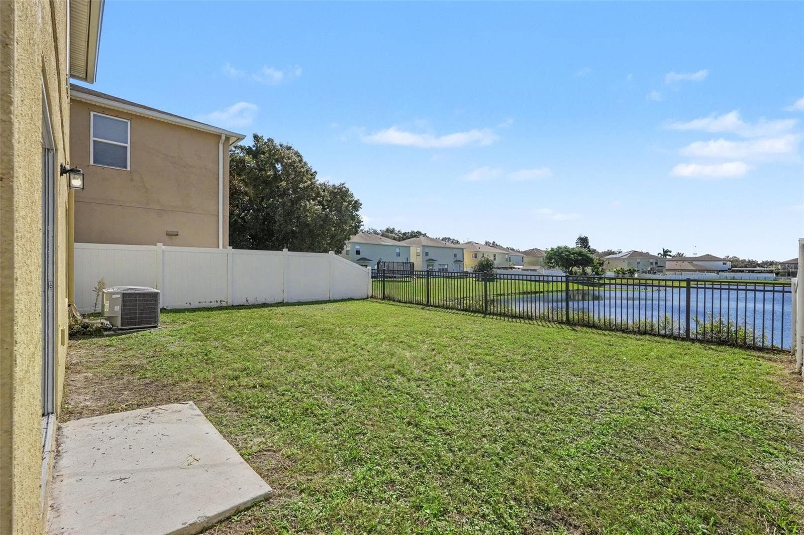 Single Family Residence at 10420 LAGUNA PLAINS DR, RIVERVIEW, photo 14 of 15