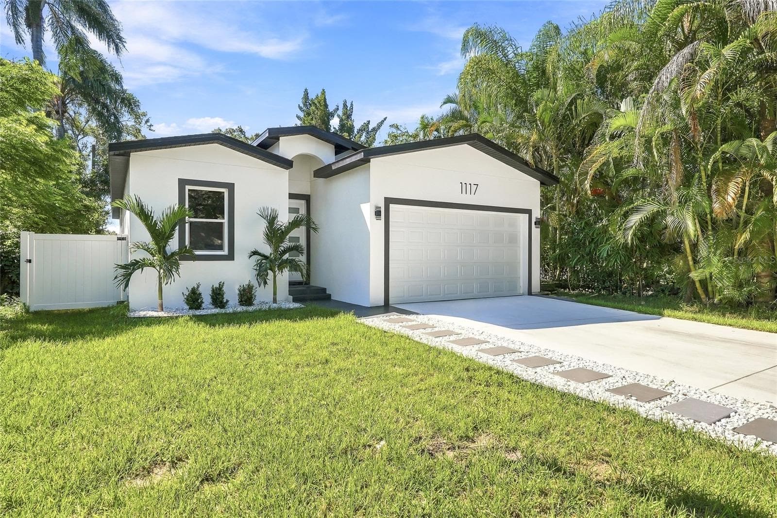 Single Family Residence at 1117 15TH AVE NW, LARGO, photo 2 of 36
