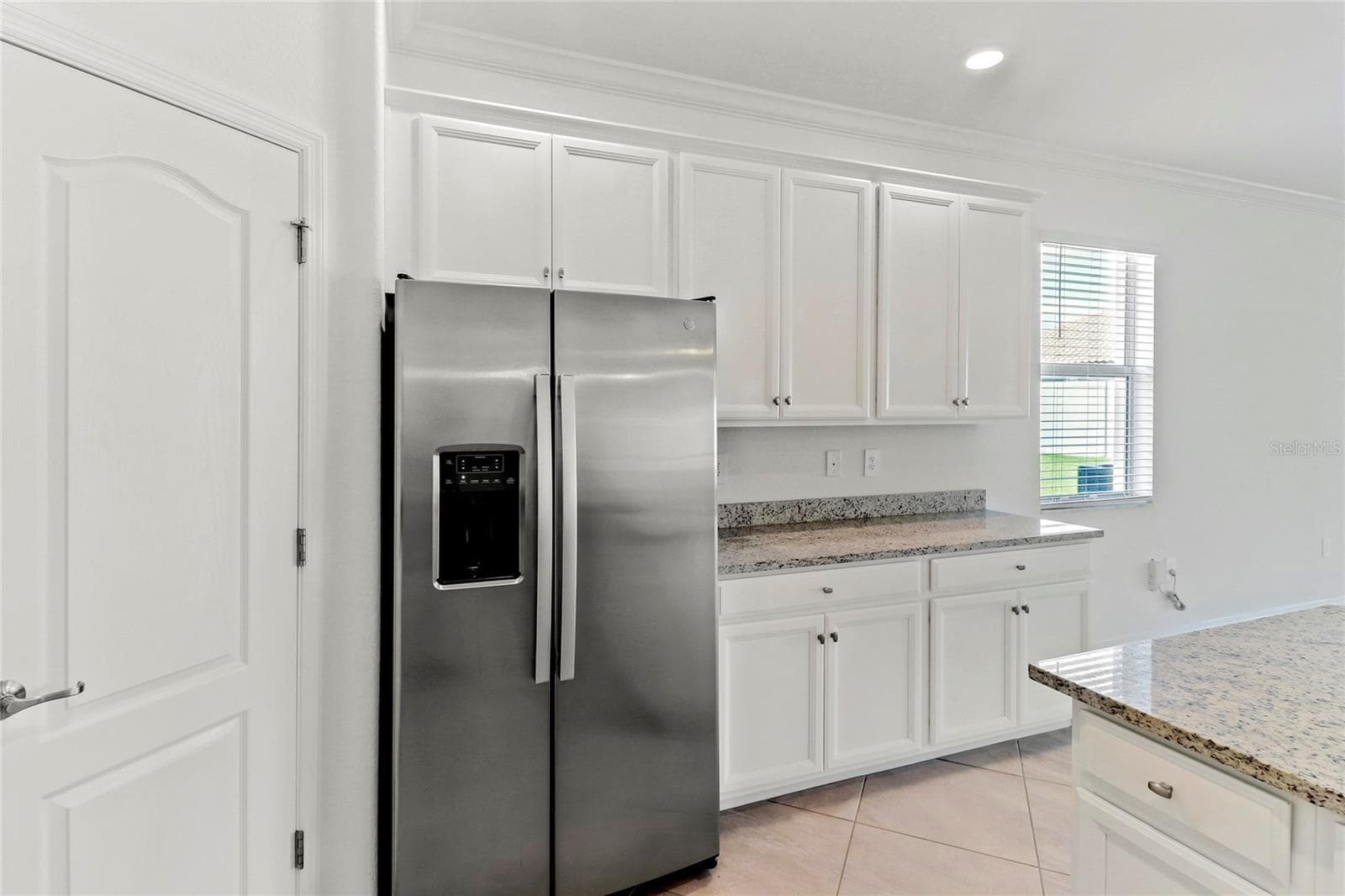 Kitchen - 2501 AVOLET CT, LAKEWOOD RANCH