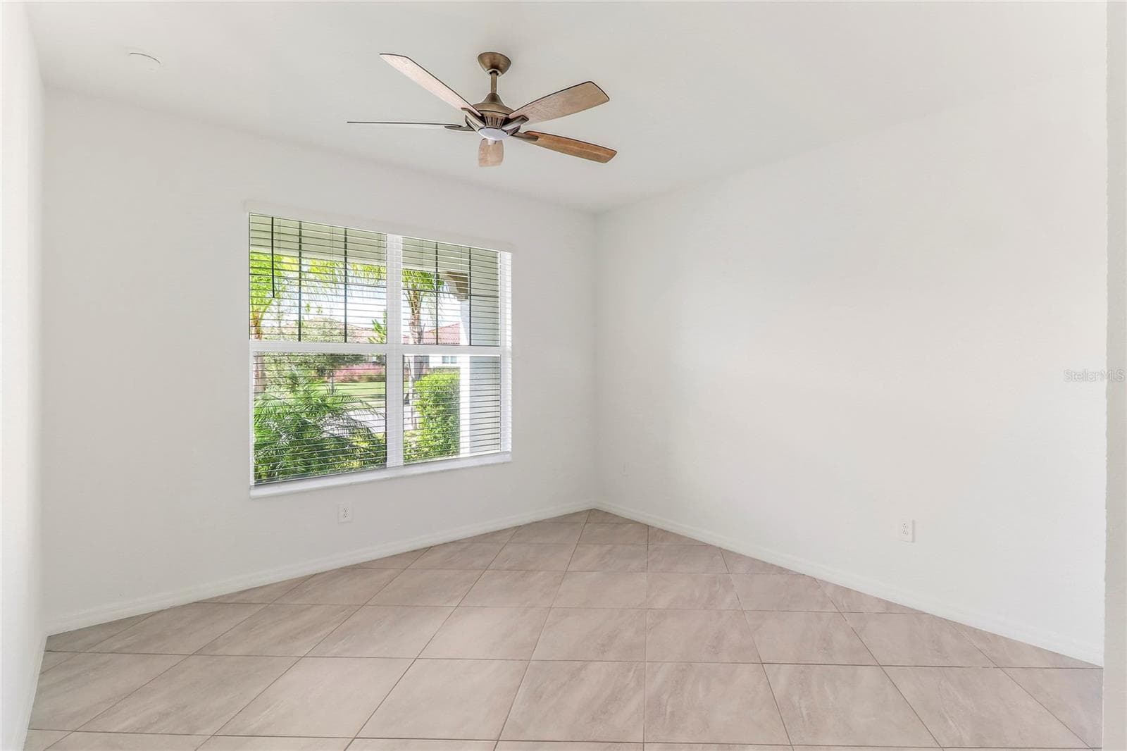 Guest bedroom - 2501 AVOLET CT, LAKEWOOD RANCH