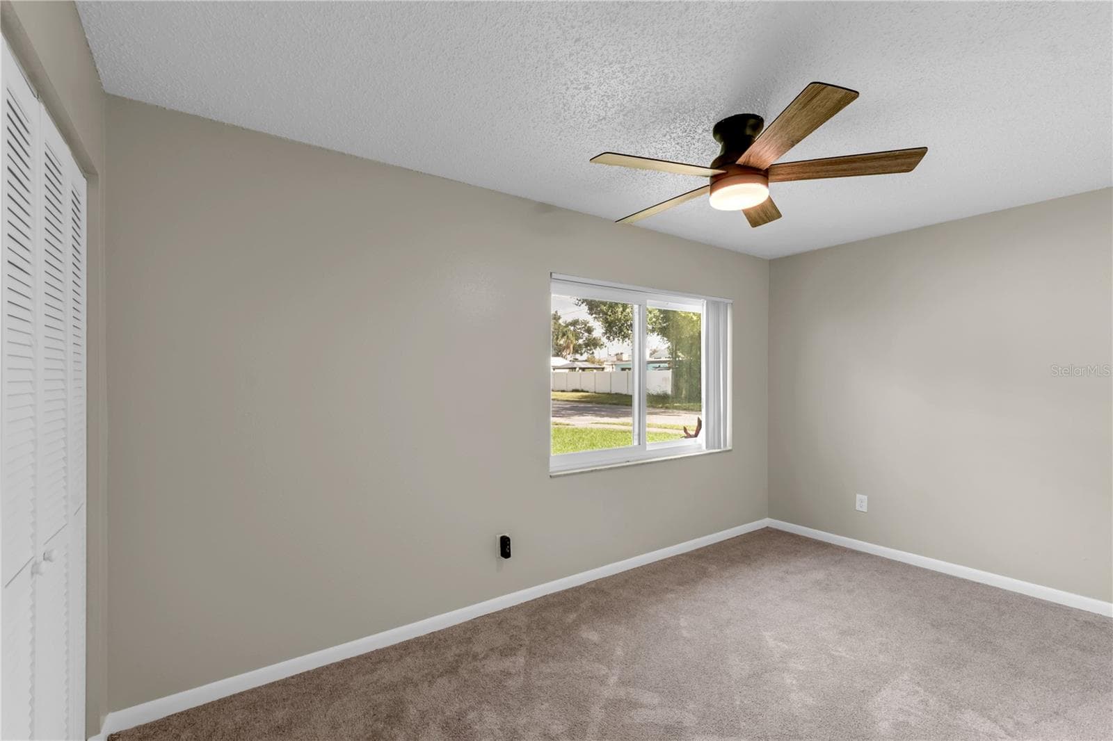 Bedroom 2 - new carpet - 9602 HIDDEN OAKS CIR, TAMPA