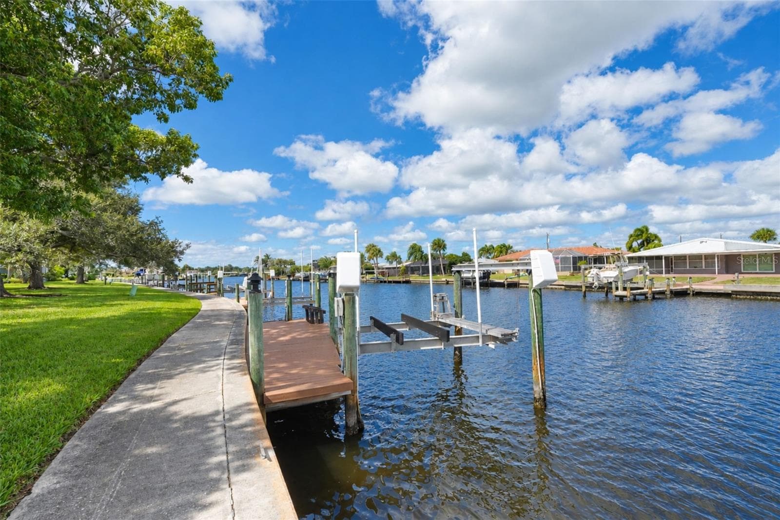 42' Seawall - 21 OAKWOOD DR N #21, ENGLEWOOD