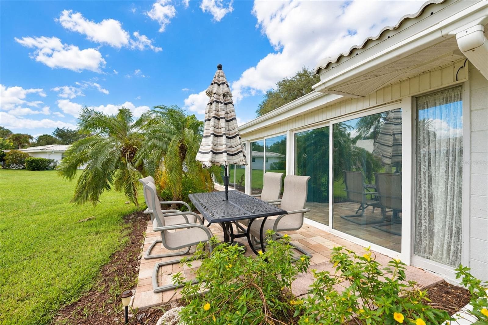 Patio - 21 OAKWOOD DR N #21, ENGLEWOOD