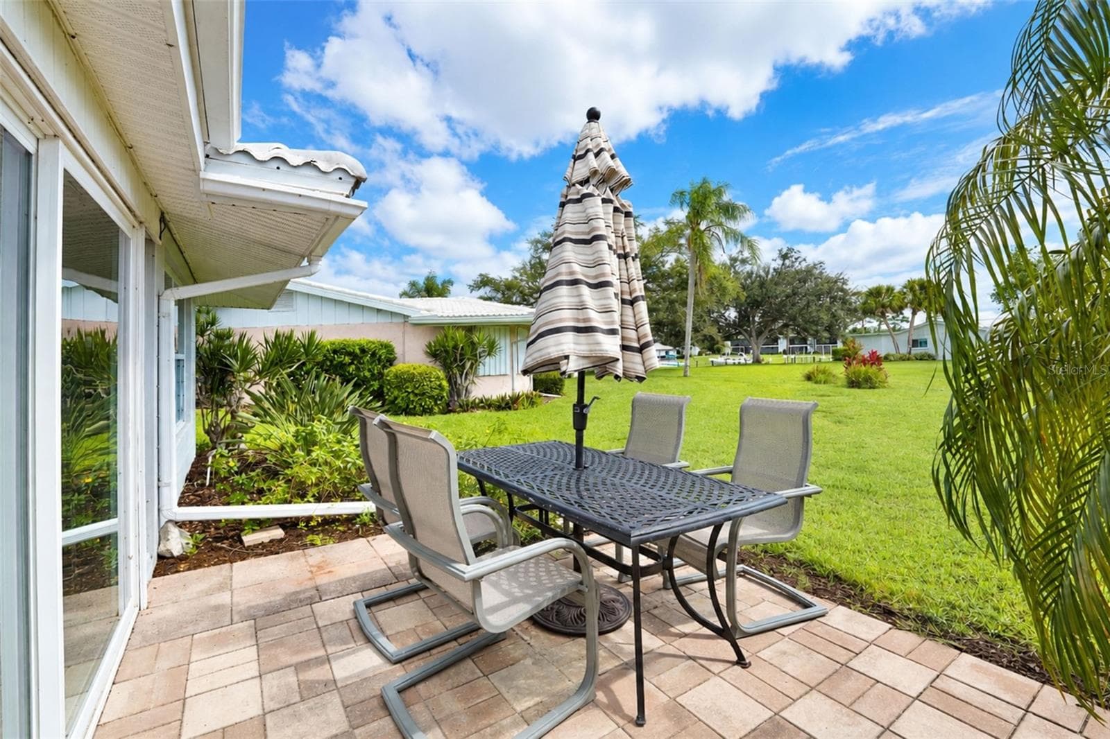 Patio - 21 OAKWOOD DR N #21, ENGLEWOOD