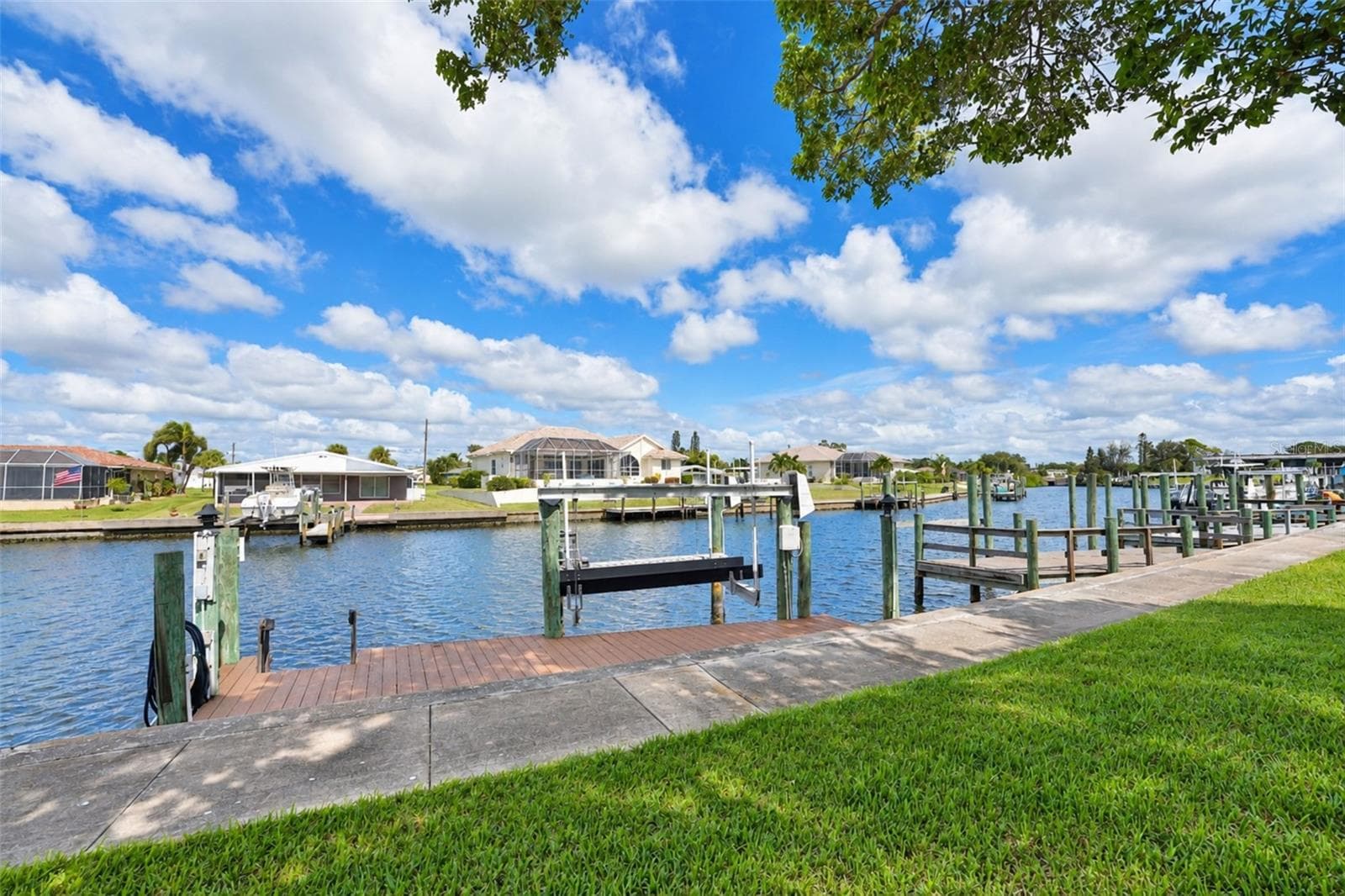 42' Seawall - 21 OAKWOOD DR N #21, ENGLEWOOD