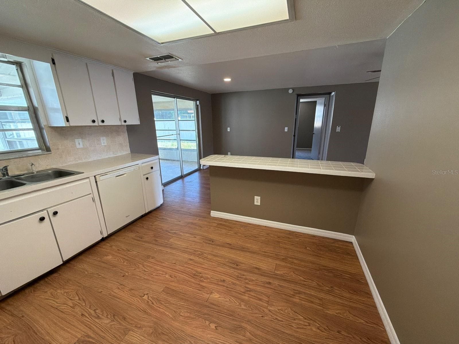 Single Family Residence at 6639 TRIPOLI WAY, PORT RICHEY, photo 9 of 38