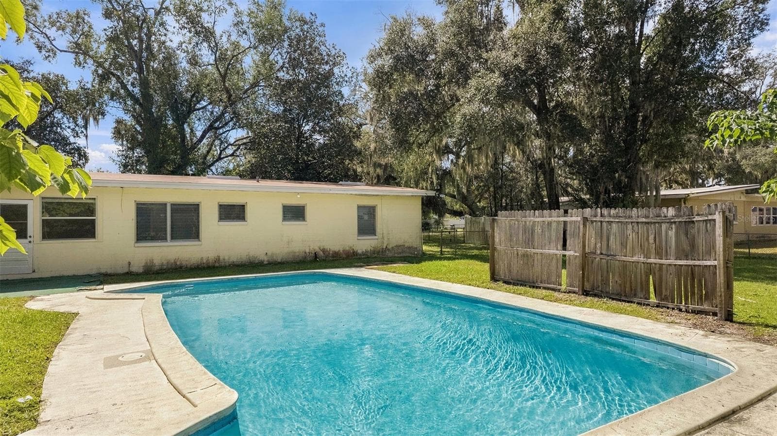 Single Family Residence at 833 TURNBULL AVE, ALTAMONTE SPRINGS, photo 2 of 35