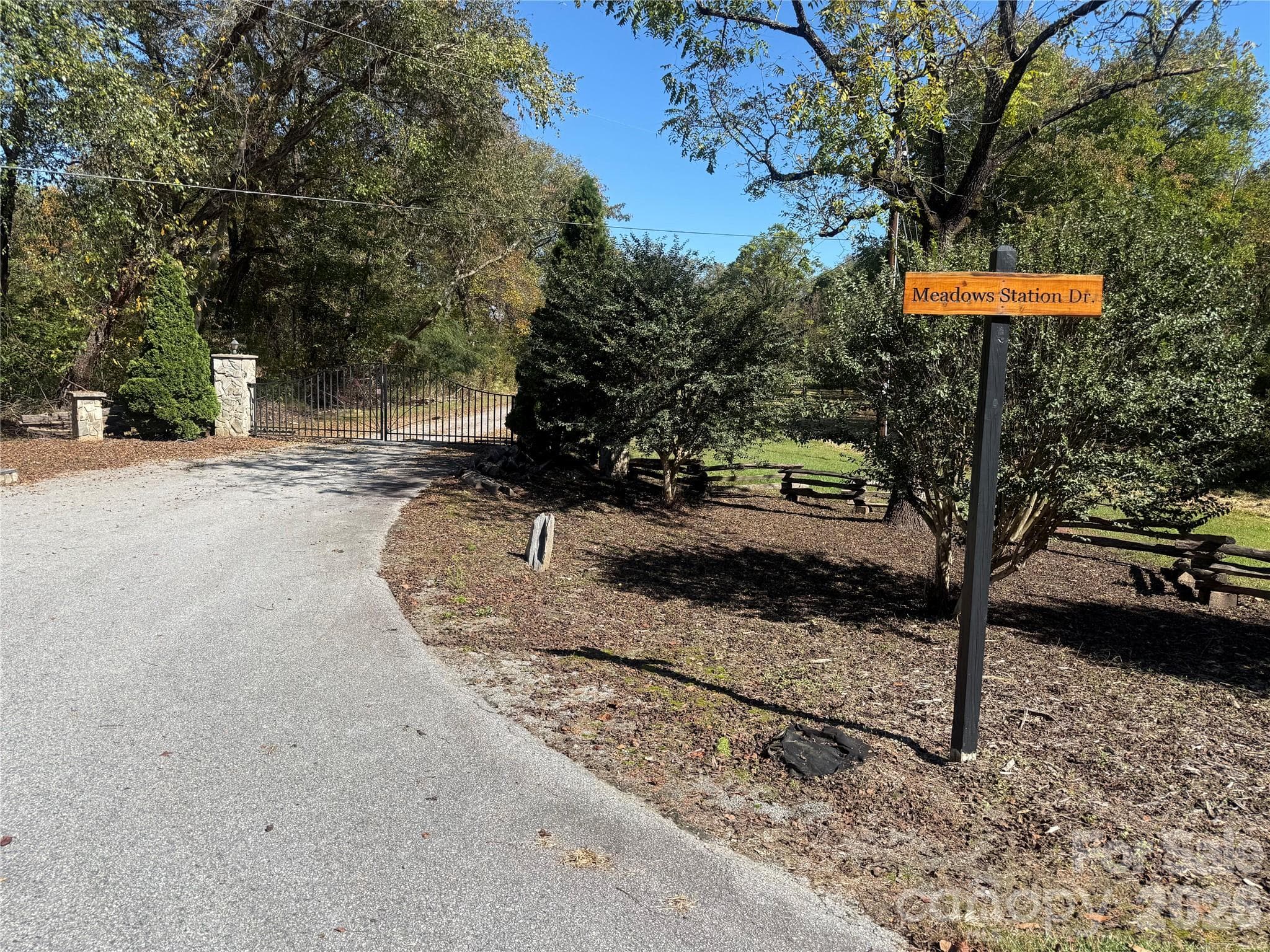 lower entrance - 00 Meadows Station Drive, Nebo