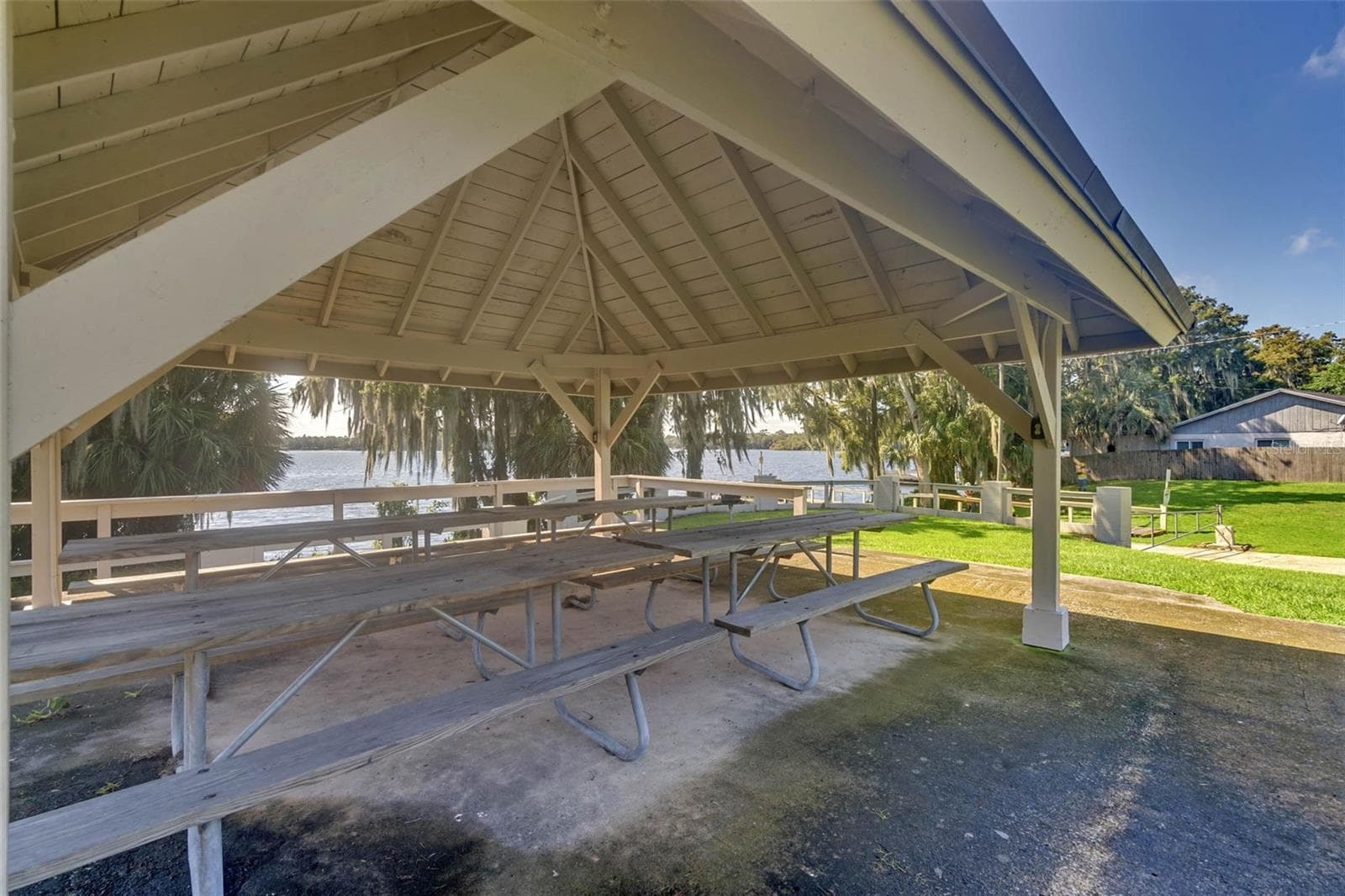 Private Picnic Pavilion - 698 SAUSALITO BLVD, CASSELBERRY