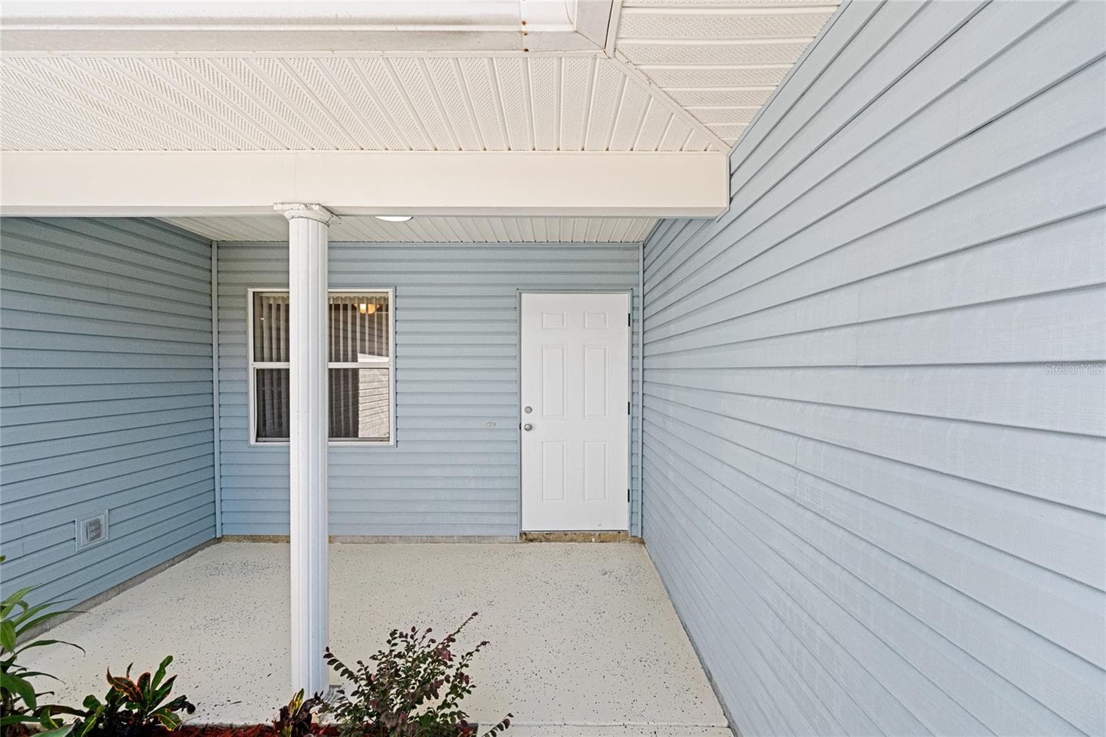 Single Family Residence at 32656 OAK PARK DR, LEESBURG, photo 7 of 59