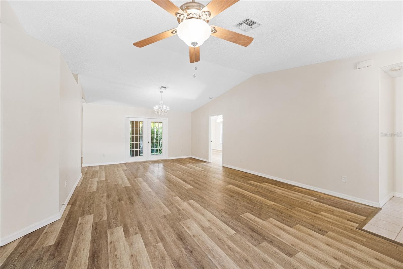 Single Family Residence at 32656 OAK PARK DR, LEESBURG, photo 11 of 59