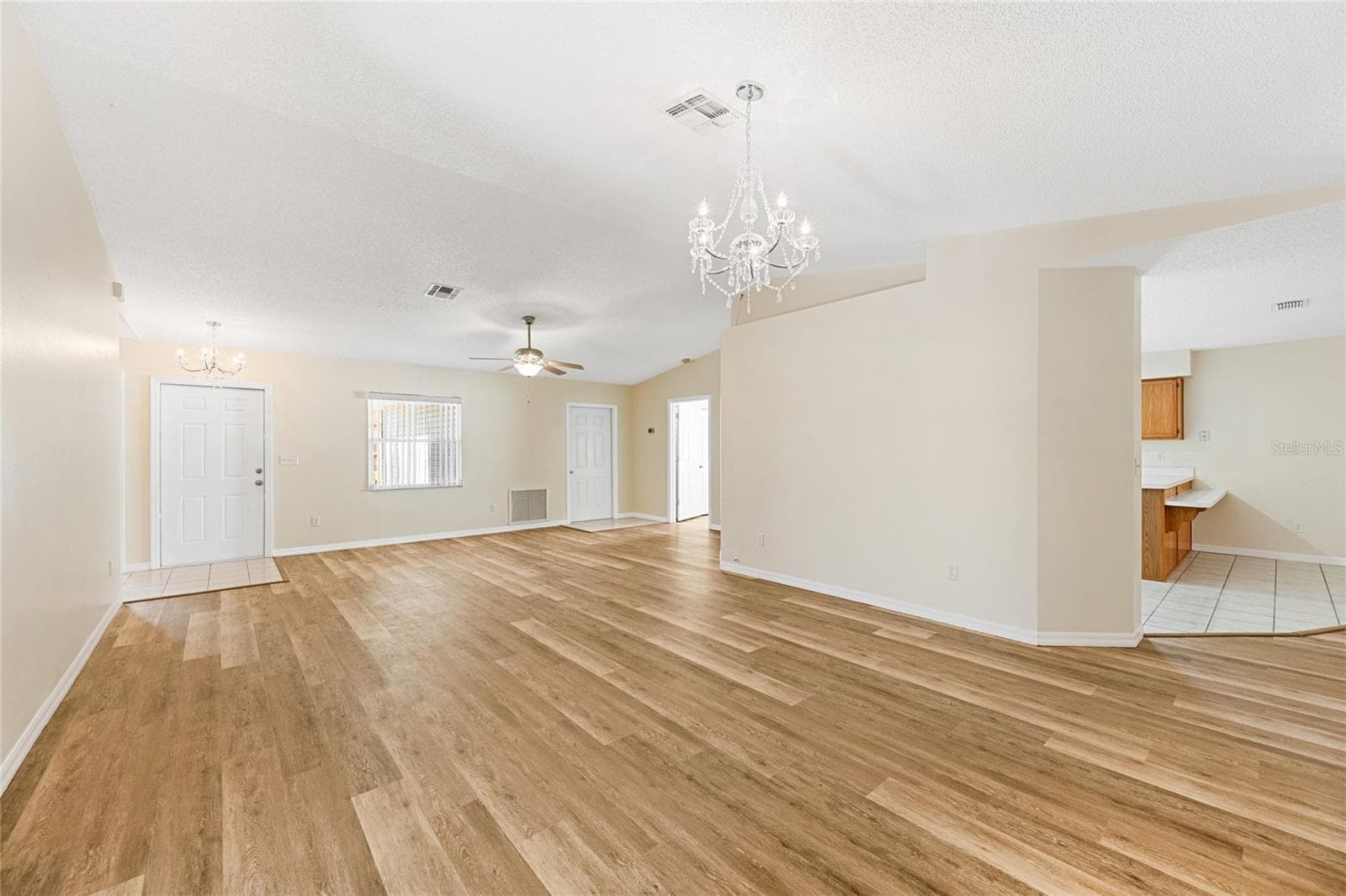 Single Family Residence at 32656 OAK PARK DR, LEESBURG, photo 13 of 59
