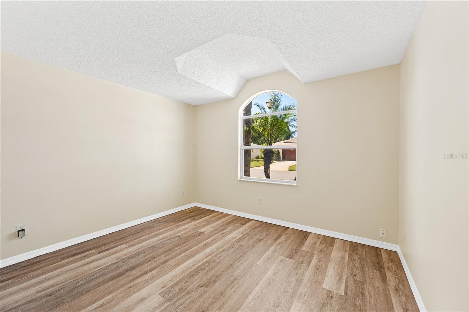 Single Family Residence at 32656 OAK PARK DR, LEESBURG, photo 22 of 59