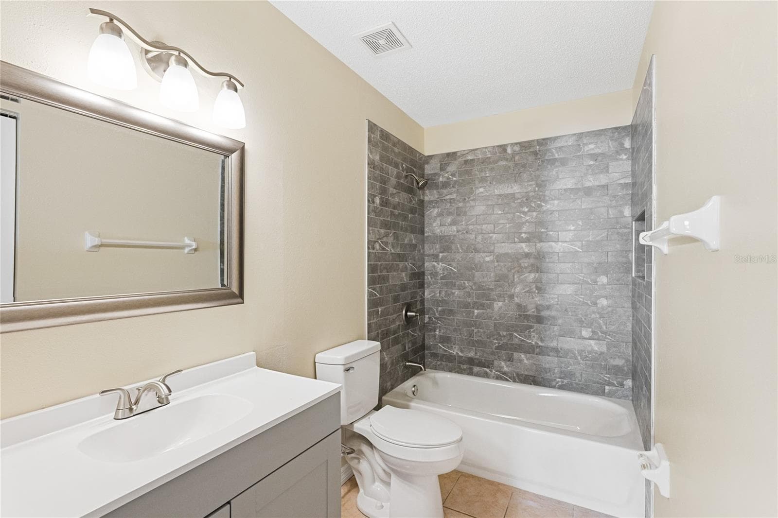 Single Family Residence at 32656 OAK PARK DR, LEESBURG, photo 27 of 59