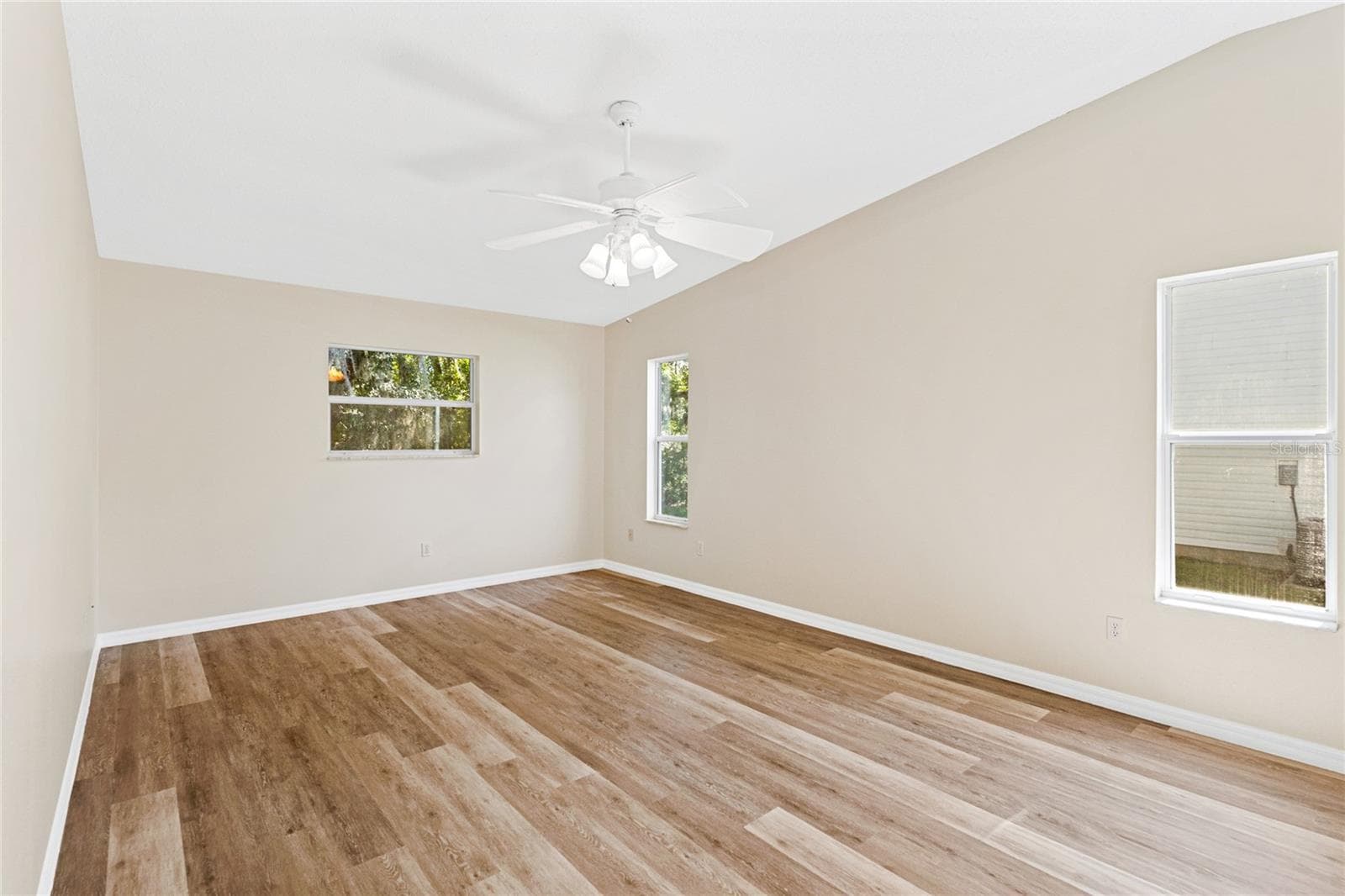 Single Family Residence at 32656 OAK PARK DR, LEESBURG, photo 29 of 59