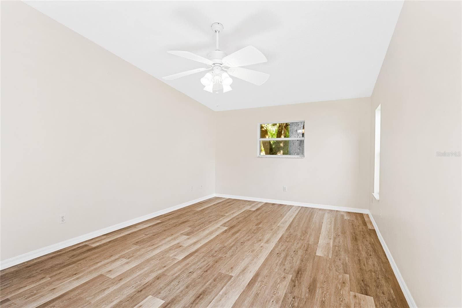 Single Family Residence at 32656 OAK PARK DR, LEESBURG, photo 31 of 59