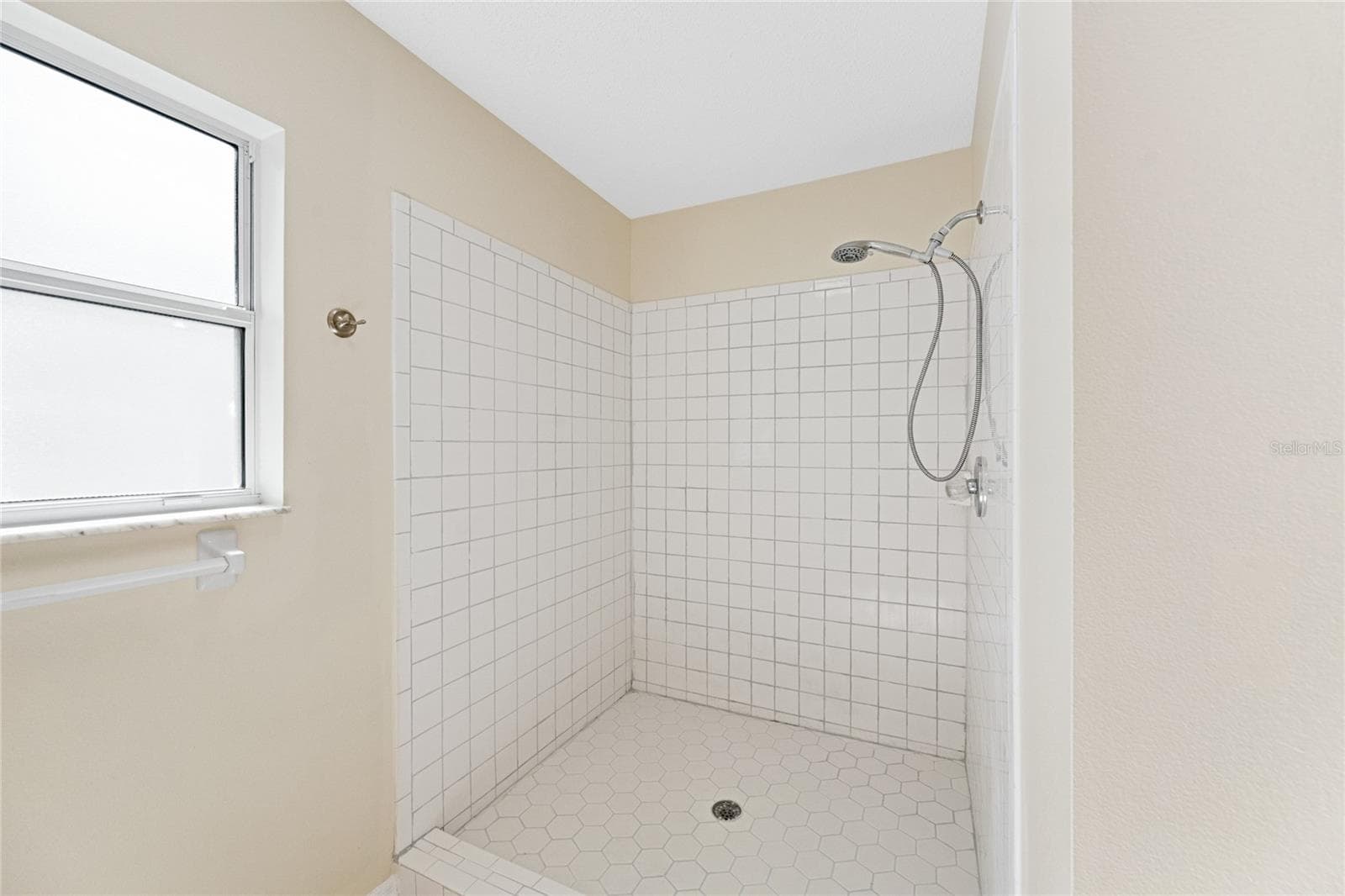 Single Family Residence at 32656 OAK PARK DR, LEESBURG, photo 36 of 59