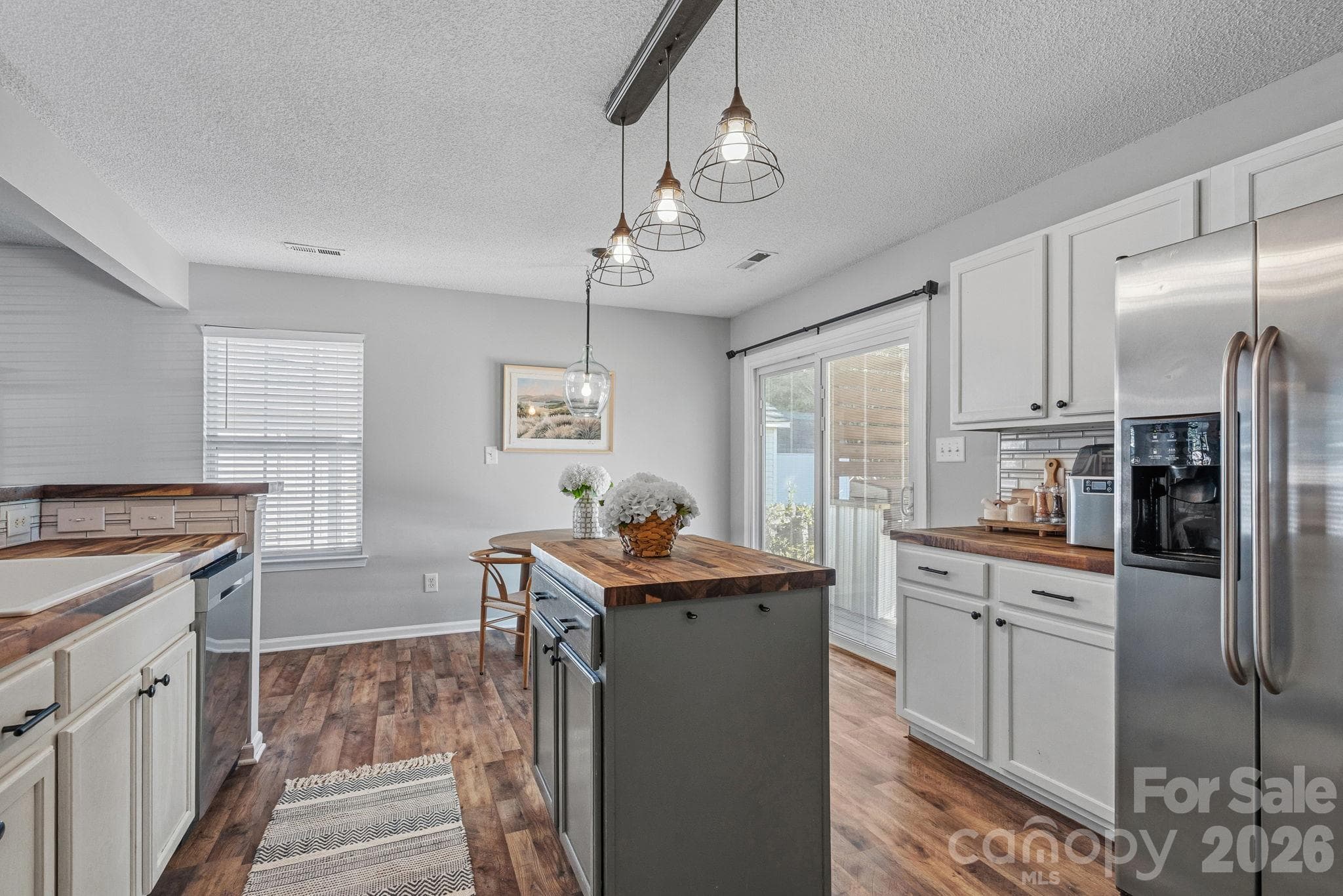Kitchen area - 130 Camforth Drive, Mooresville
