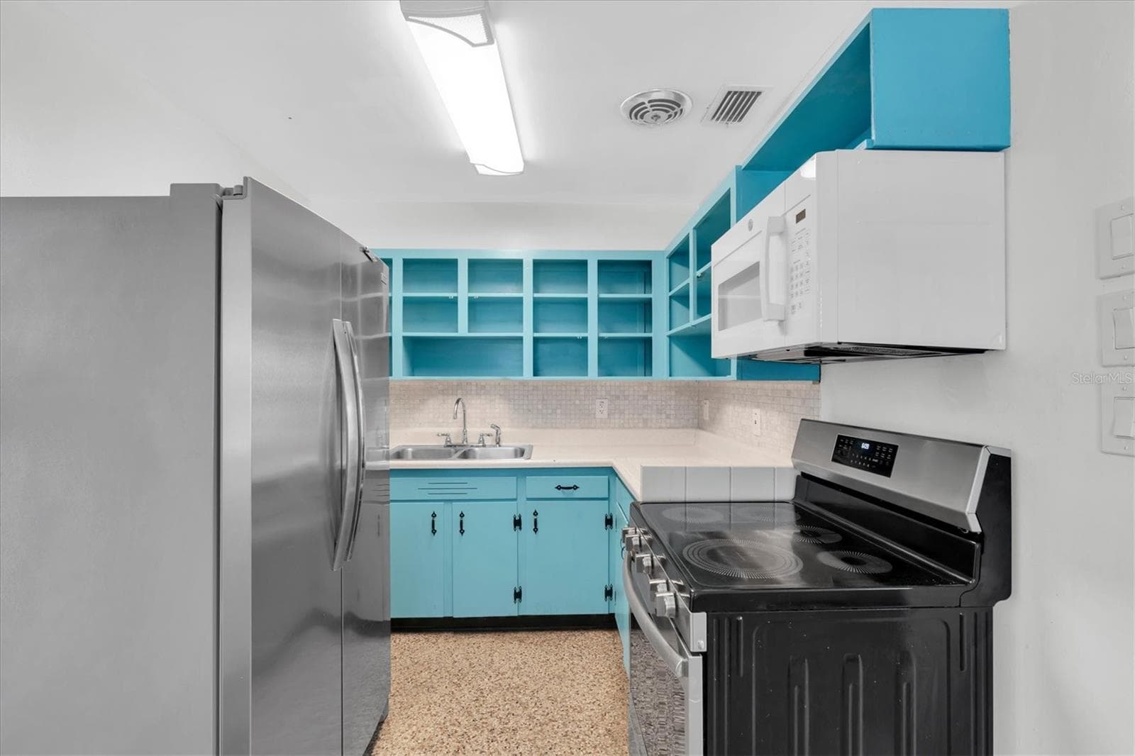 Single Family Residence at 1906 BRUST AVE, TAMPA, photo 13 of 38