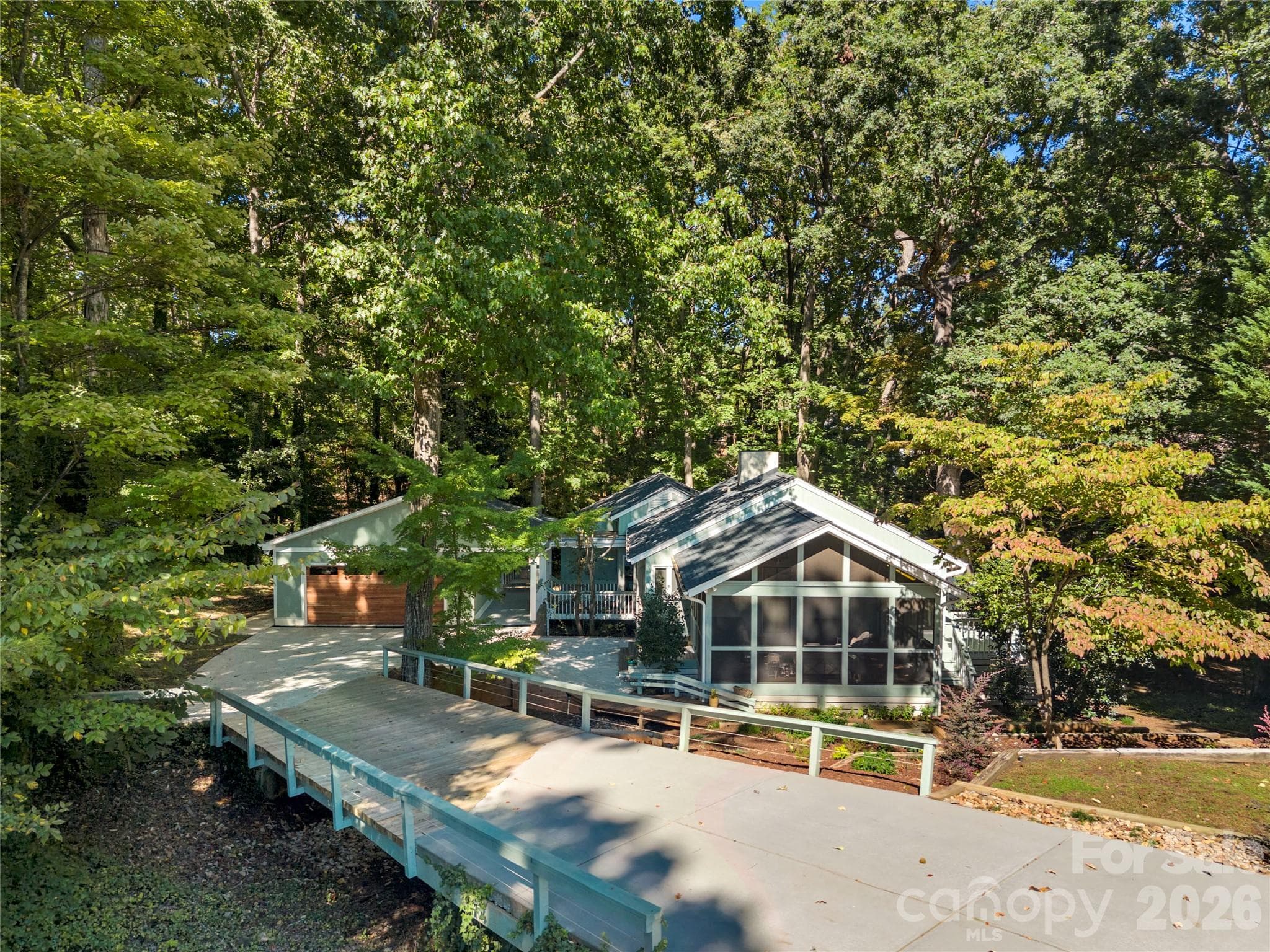 6 Oakwood Court