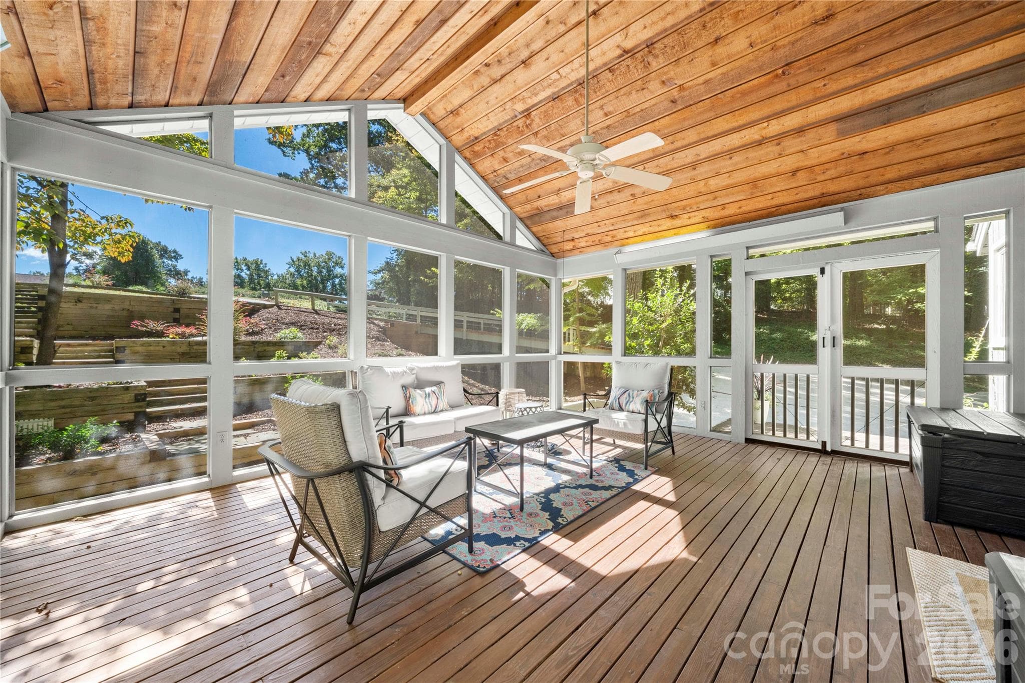 Screened in porch off kitchen door access! - 6 Oakwood Court, Clover