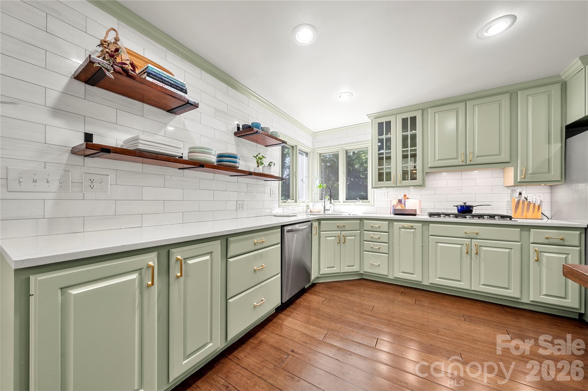Single Family Residence at 6 Oakwood Court, Clover, photo 8 of 35