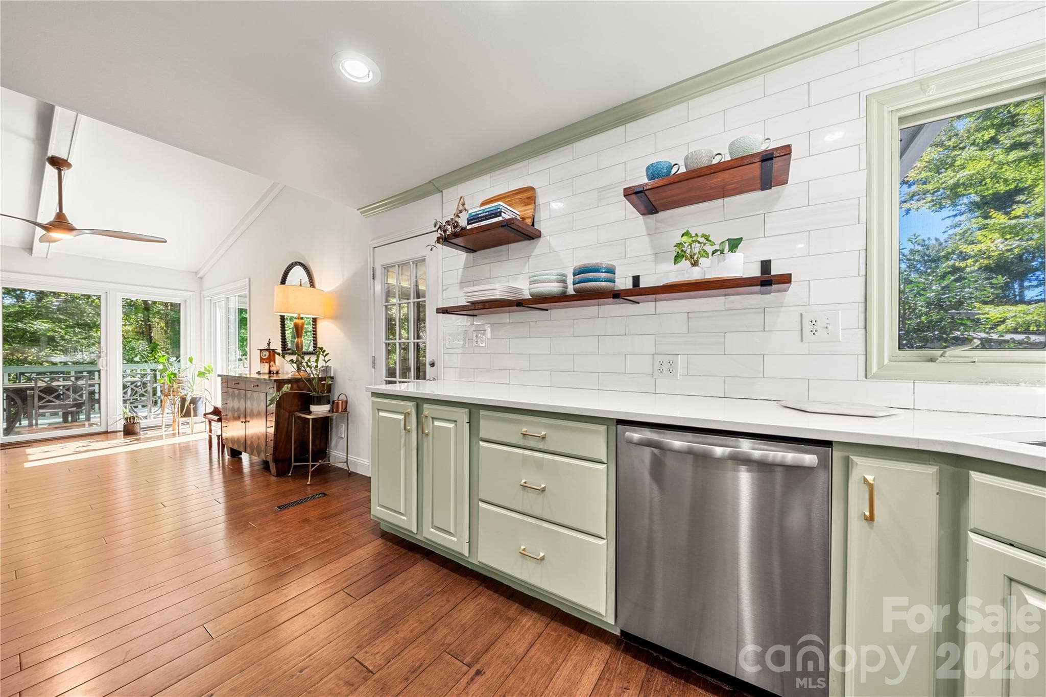 Single Family Residence at 6 Oakwood Court, Clover, photo 10 of 35
