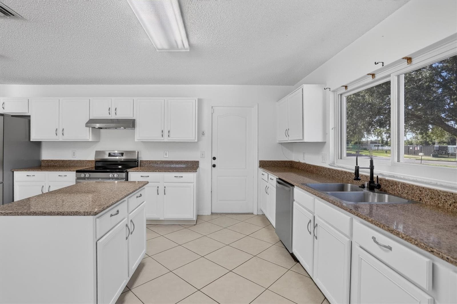 Single Family Residence at 1254 N RIDGE BLVD, CLERMONT, photo 18 of 44