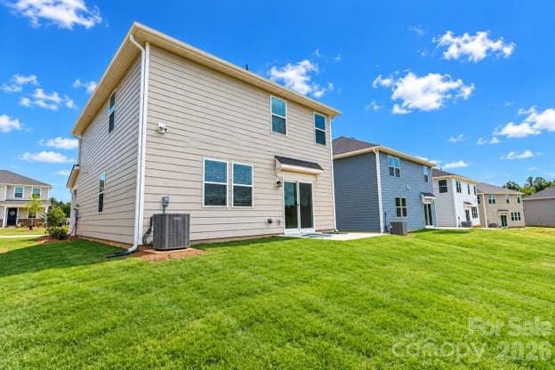 Single Family Residence at 4999 Twin River Drive, Denver, photo 4 of 44