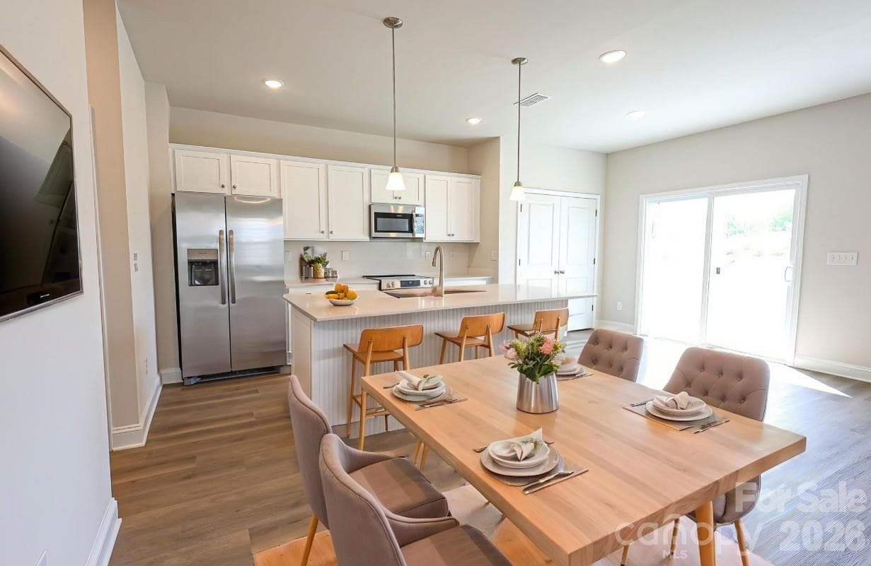 Single Family Residence at 4999 Twin River Drive, Denver, photo 7 of 44
