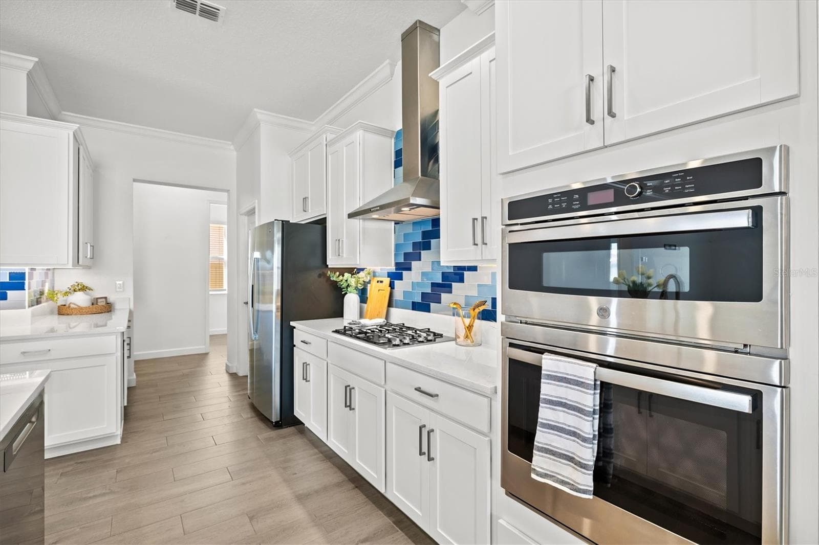 Single Family Residence at 17216 SCUBA CREST ST, WIMAUMA, photo 12 of 98