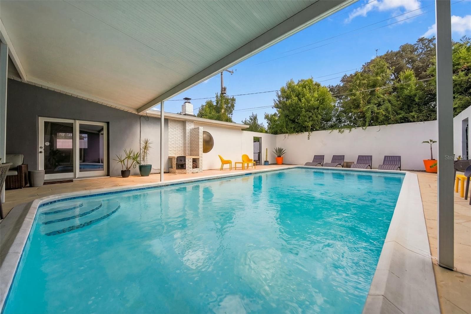 Palm Springs inspired private courtyard and pool - 1221 SILVERSTONE AVE, ORLANDO