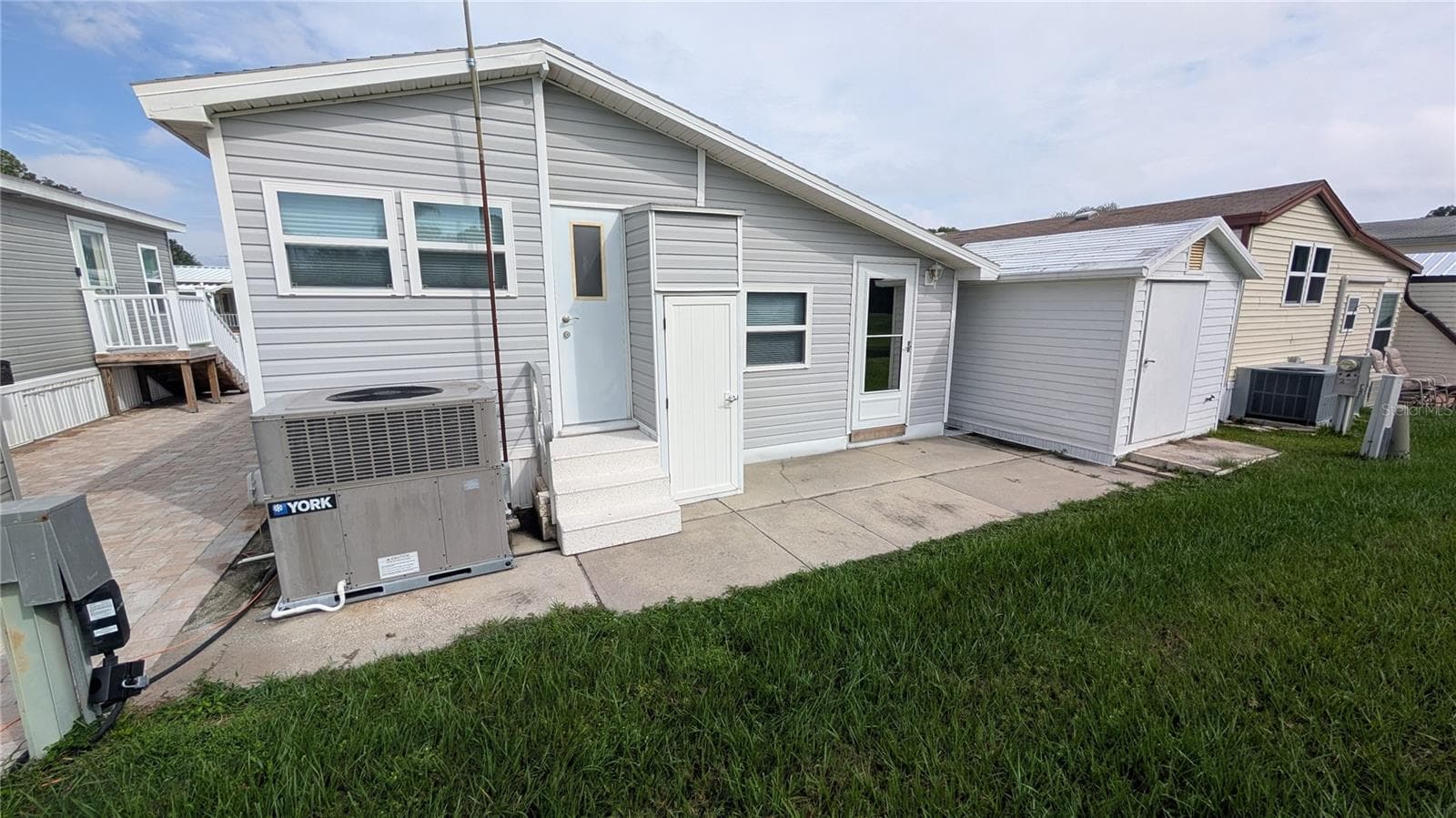 REAR VIEW - 207 CITRUS RIDGE DR, DAVENPORT