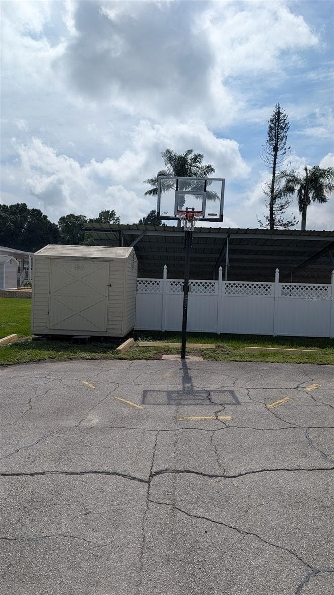BASKETBALL AREA - 207 CITRUS RIDGE DR, DAVENPORT