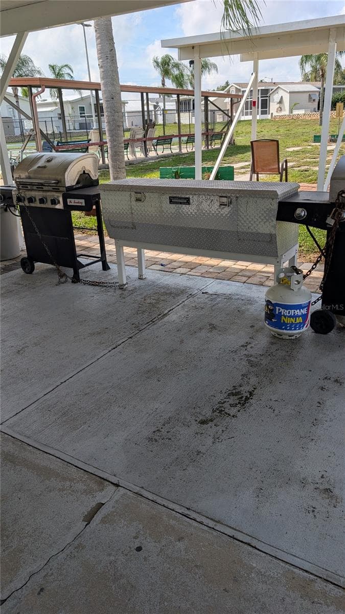 COOK OUT AREA AT CLUBHOUSE - 207 CITRUS RIDGE DR, DAVENPORT