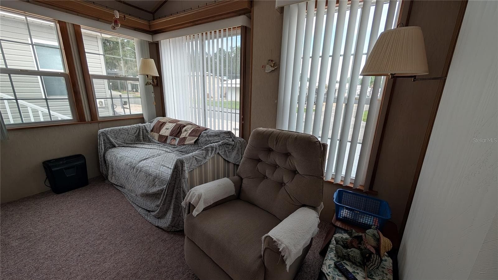SEATING AREA - 207 CITRUS RIDGE DR, DAVENPORT